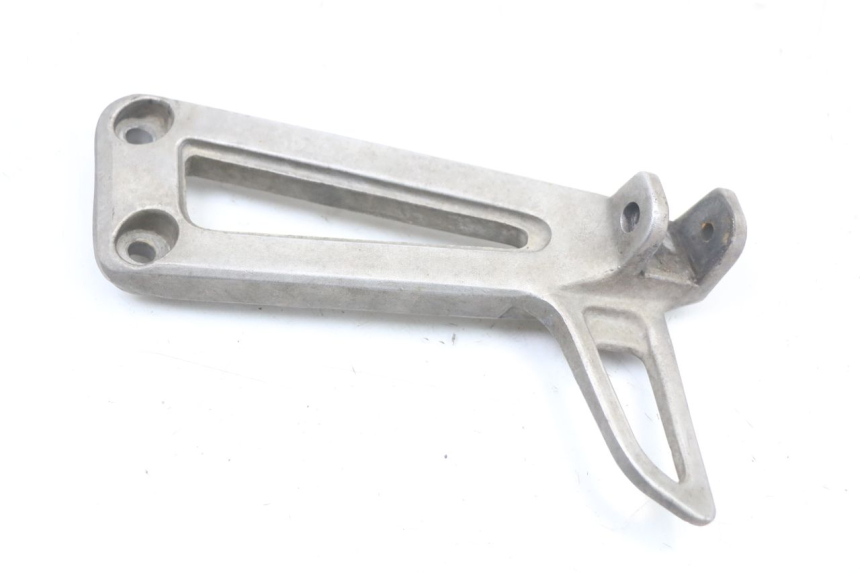photo de PLAAT VOETSTEUN ACHTER RECHTS YAMAHA TDR DELTABOX 125 (1997 - 2003) - Detail van het onderdeel