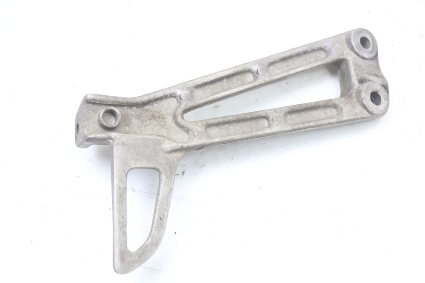 photo de PLAAT VOETSTEUN ACHTER RECHTS YAMAHA TDR DELTABOX 125 (1997 - 2003) - Zoom op gebruiksstaat