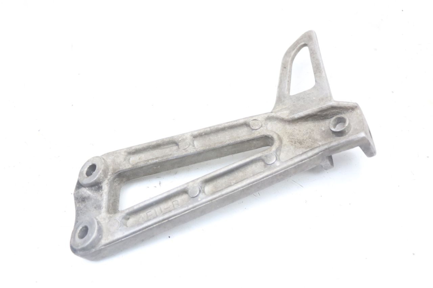 photo de PLAAT VOETSTEUN ACHTER RECHTS YAMAHA TDR DELTABOX 125 (1997 - 2003) - Andere kijkhoek