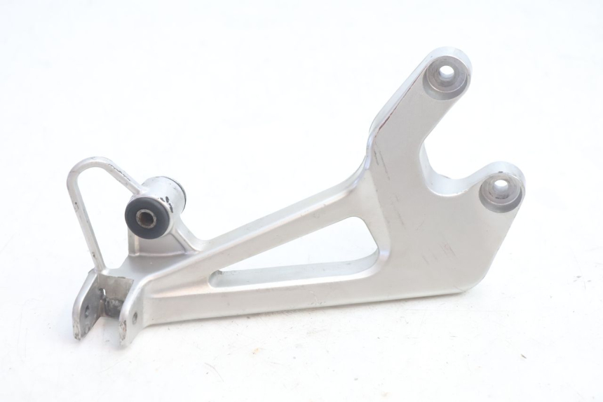 photo de PLAAT VOETSTEUN ACHTER RECHTS HONDA VFR FI RC46 800 (1998 - 2001) - Hoofdaanzicht