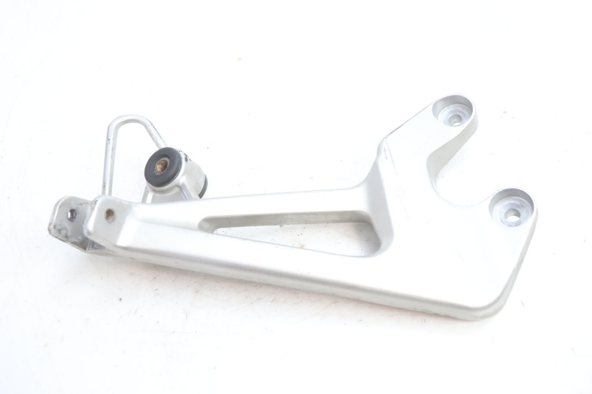 photo de PLAAT VOETSTEUN ACHTER RECHTS HONDA VFR FI RC46 800 (1998 - 2001) - Overzicht