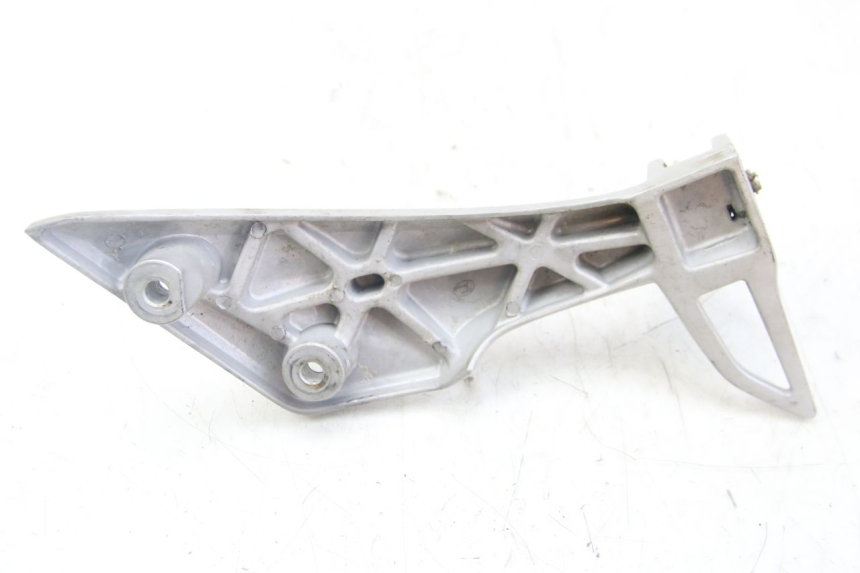 photo de PLAAT VOETSTEUN ACHTER RECHTS HONDA VISION NSC R 50 (2013 - 2015) - Zoom op gebruiksstaat