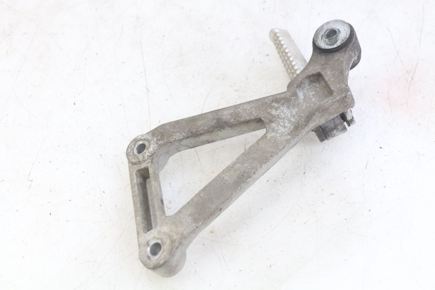 photo de PLAAT VOETSTEUN ACHTER RECHTS DAELIM VJ ROADWIN FI 125 (2008 - 2017) - Zoom op gebruiksstaat