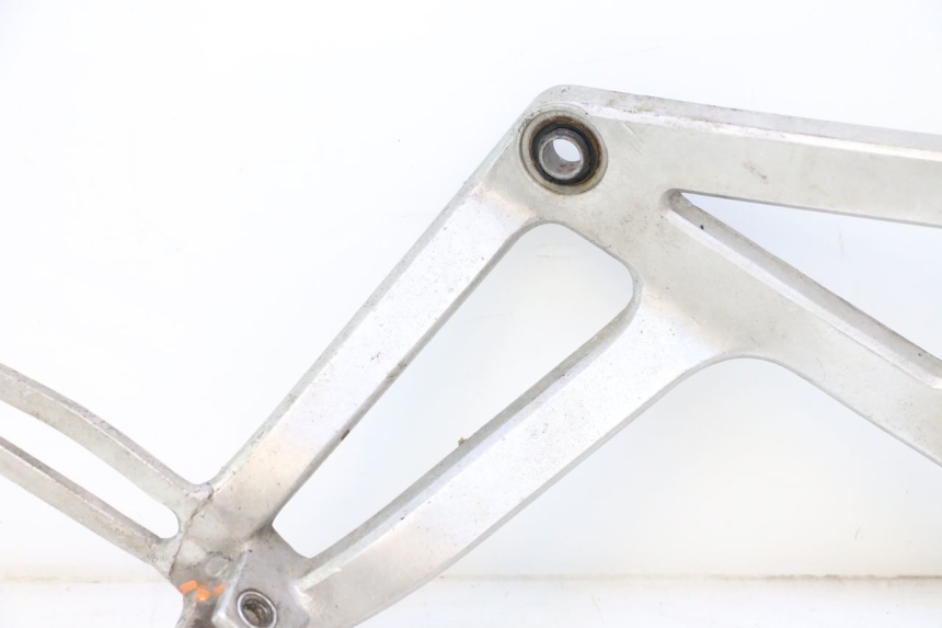 photo de RECHTE ACHTERSTE VOETSTEUNPLAAT HONDA XRV AFRICA TWIN 750 (1990 - 1992) - Kenmerkende details