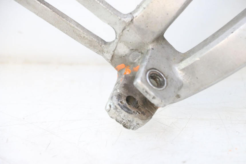photo de RECHTE ACHTERSTE VOETSTEUNPLAAT HONDA XRV AFRICA TWIN 750 (1990 - 1992) - Zoom op componenten