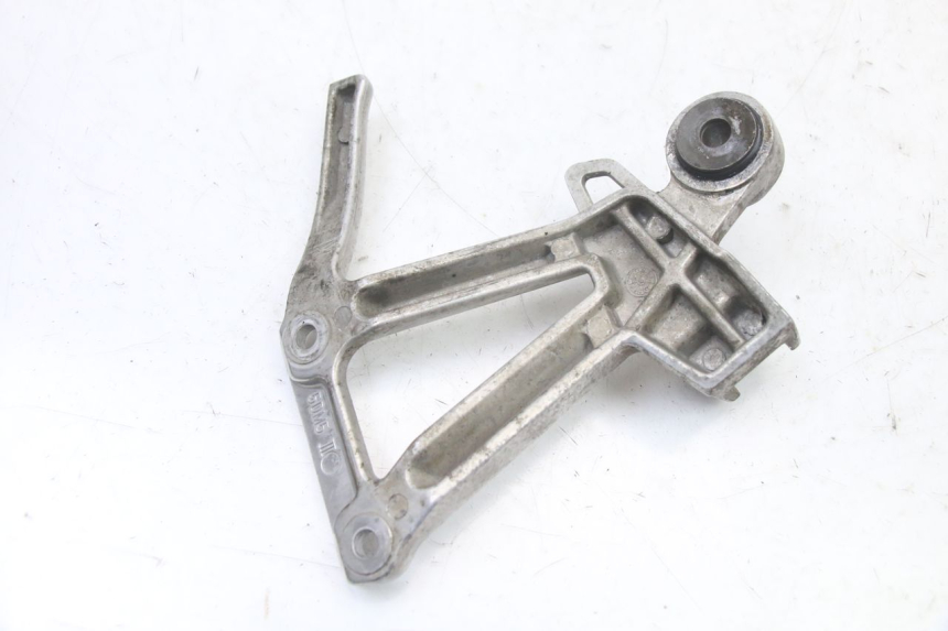 photo de PLAAT VOETSTEUN ACHTER RECHTS YAMAHA FZS FAZER 600 (2001 - 2003) - Technische close-up