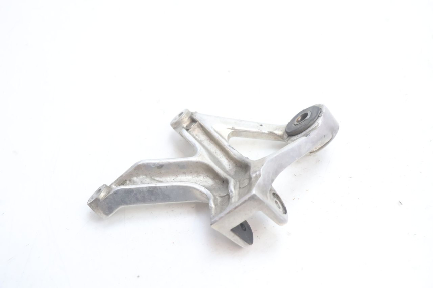photo de RECHTE ACHTERSTE VOETSTEUNPLAAT YAMAHA YZF R GENESIS 750 (1993 - 1998) - Andere kijkhoek