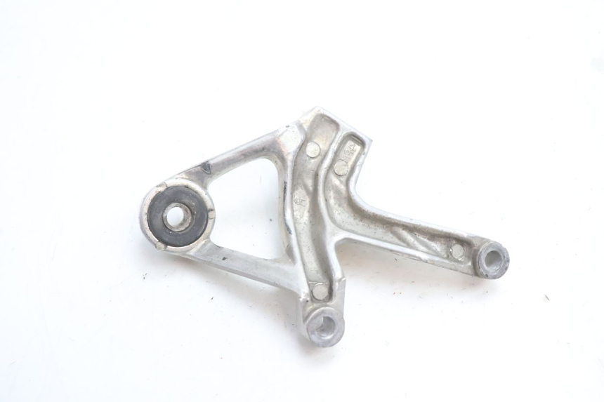 photo de RECHTE ACHTERSTE VOETSTEUNPLAAT YAMAHA YZF R GENESIS 750 (1993 - 1998) - Technische close-up