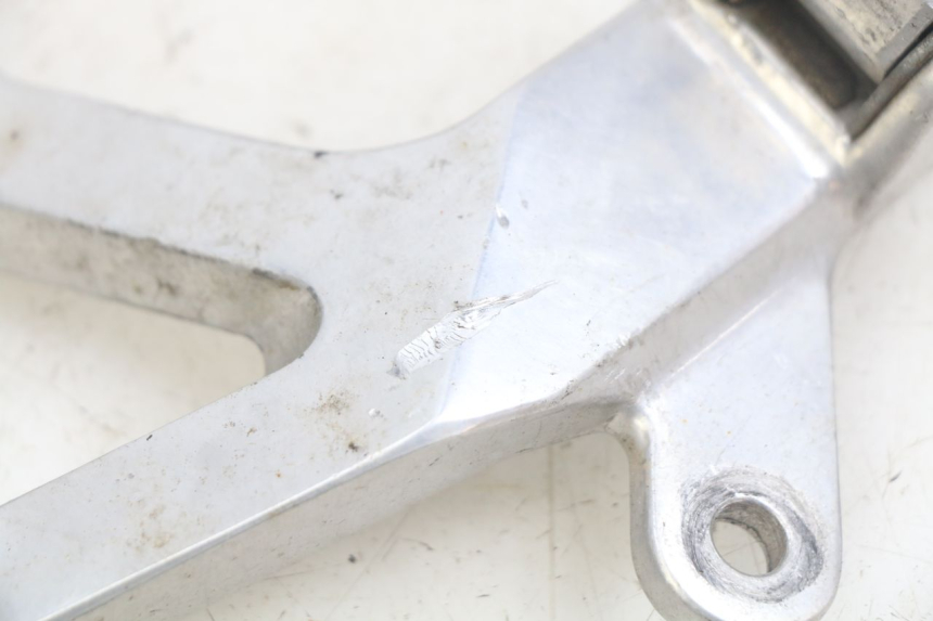 photo de PLAAT VOETSTEUN ACHTER RECHTS YAMAHA YZF R THUNDERCAT 600 (1996 - 2003) - Overzicht