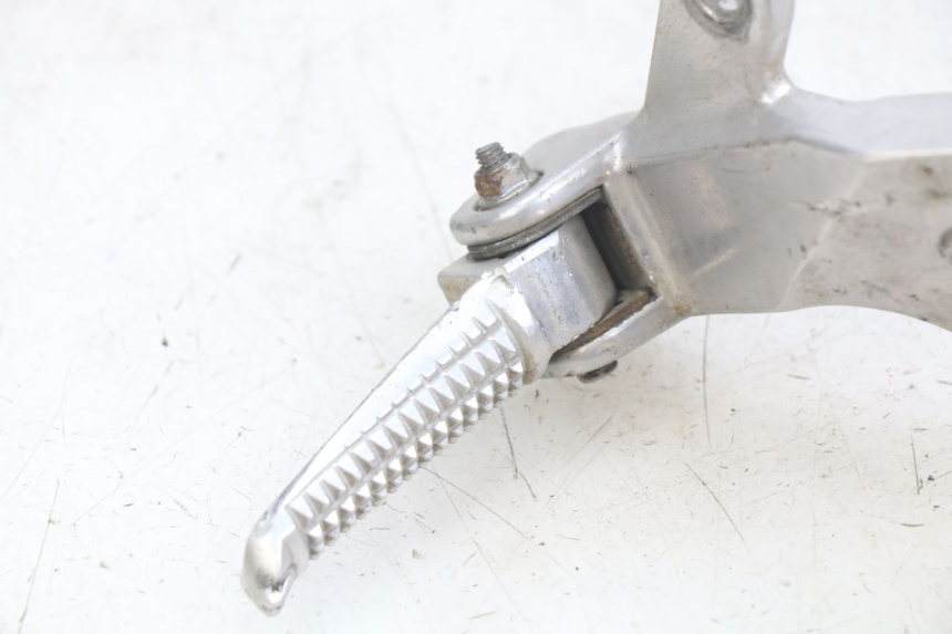 photo de PLAAT VOETSTEUN ACHTER RECHTS YAMAHA YZF R THUNDERCAT 600 (1996 - 2003) - Bevestigingspunten