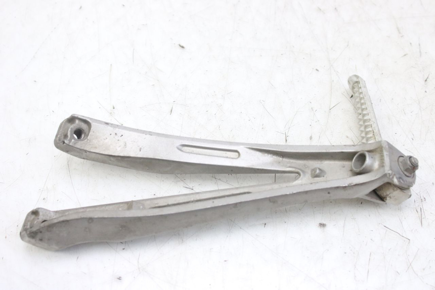 photo de PLAAT VOETSTEUN ACHTER RECHTS YAMAHA YZF R1 1000 (2007 - 2008) - Andere kijkhoek