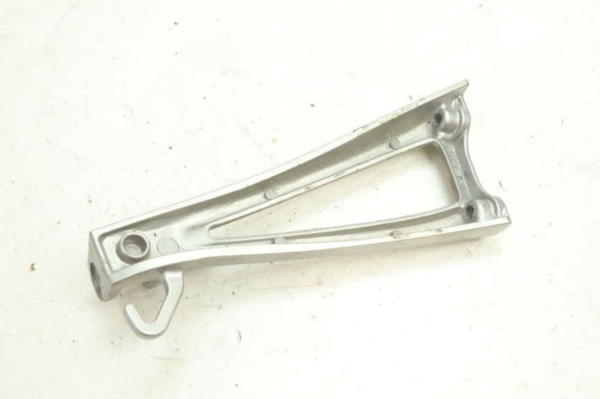 photo de RECHTE ACHTERSTE VOETSTEUNPLAAT YAMAHA YZF R6 600 (2008 - 2009) - Zoom op gebruiksstaat