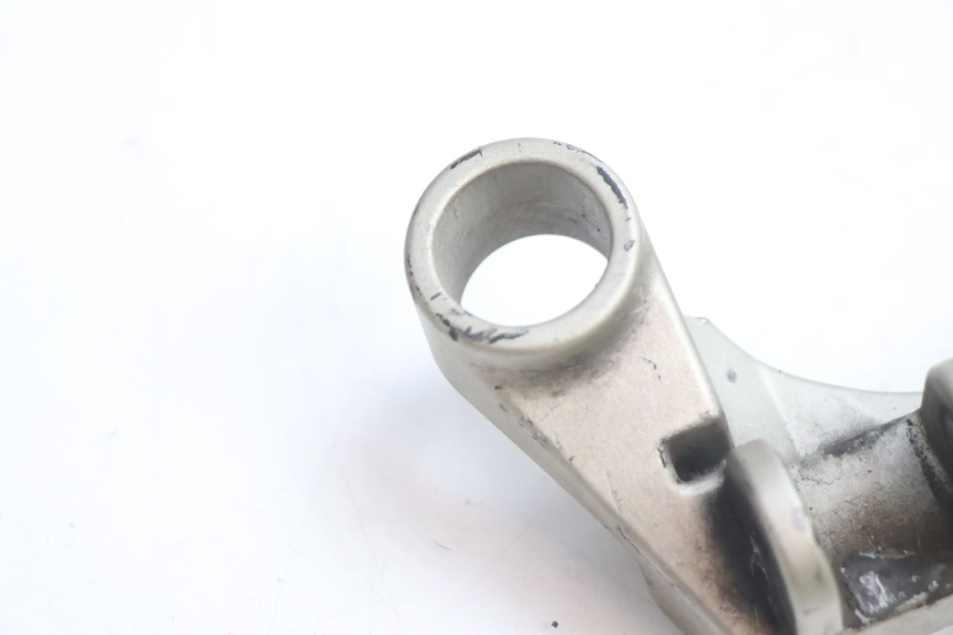 photo de RECHTE ACHTERSTE VOETSTEUNPLAAT KAWASAKI ZX-6R ZX6R 600 (2000 - 2002) - Detail van het onderdeel