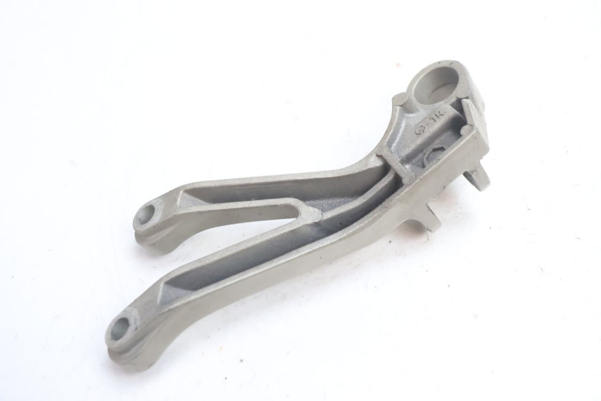 photo de RECHTE ACHTERSTE VOETSTEUNPLAAT KAWASAKI ZX-6R ZX6R 600 (2000 - 2002) - Bevestigingspunten