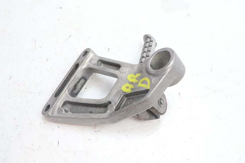 photo de PLAAT VOETSTEUN ACHTER RECHTS KAWASAKI ZZR 600 (1995 - 2004) - Overzicht