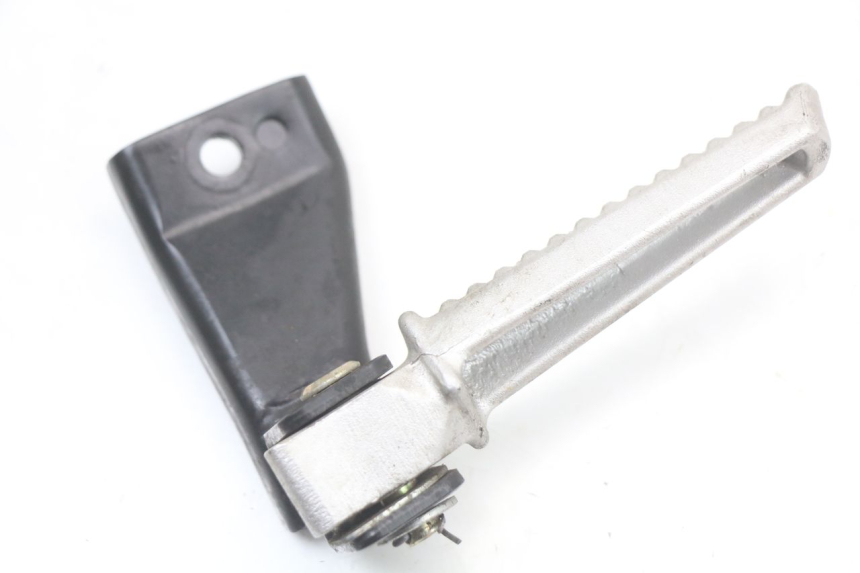 photo de PLAAT ACHTERSTE VOETSTEUN LINKS DAELIM A-FOUR 2T 50 (2005 - 2012) - Zoom op gebruiksstaat