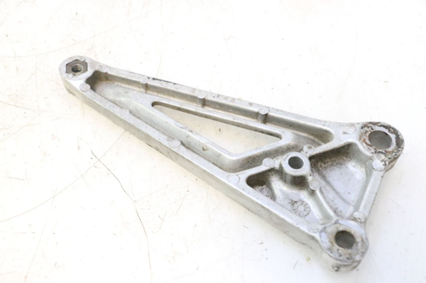 photo de ACHTERLINKS VOETSTEUNPLAAT HONDA CB TWO FIFTY 250 (1991 - 2002) - Technische close-up