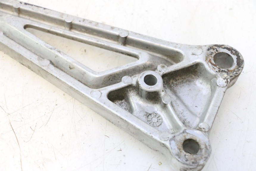 photo de ACHTERLINKS VOETSTEUNPLAAT HONDA CB TWO FIFTY 250 (1991 - 2002) - Bevestigingspunten