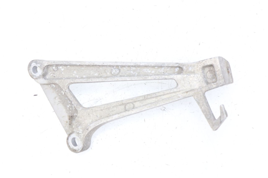 photo de PLAAT ACHTERSTE LINKER VOETSTEUNBEUGEL HONDA CBR R 125 (2003 - 2006) - Zoom op gebruiksstaat