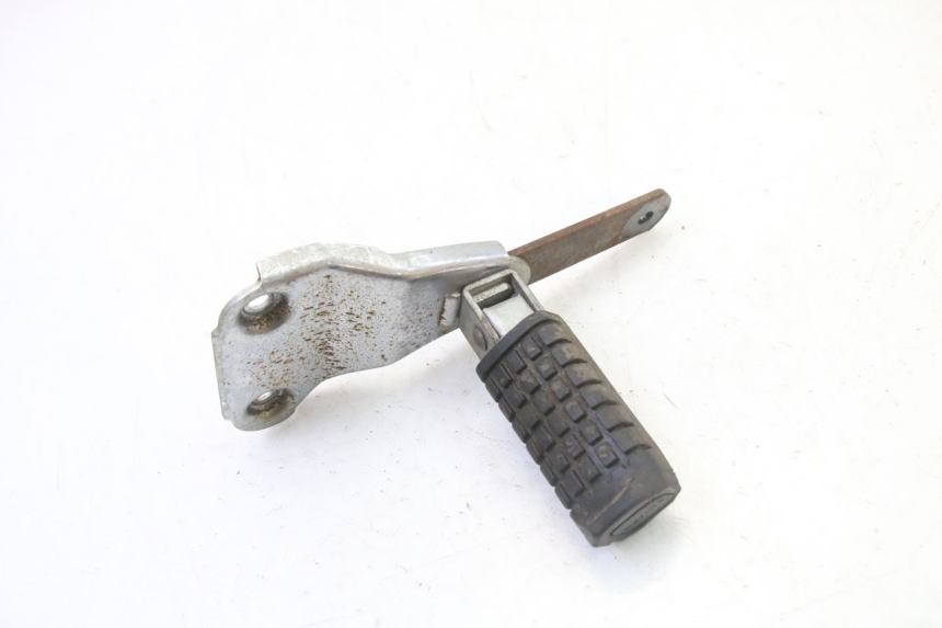 photo de PLAAT ACHTERSTE VOETSTEUN LINKS APRILIA CLASSIC 125 (1995 - 2001) - Zoom op gebruiksstaat