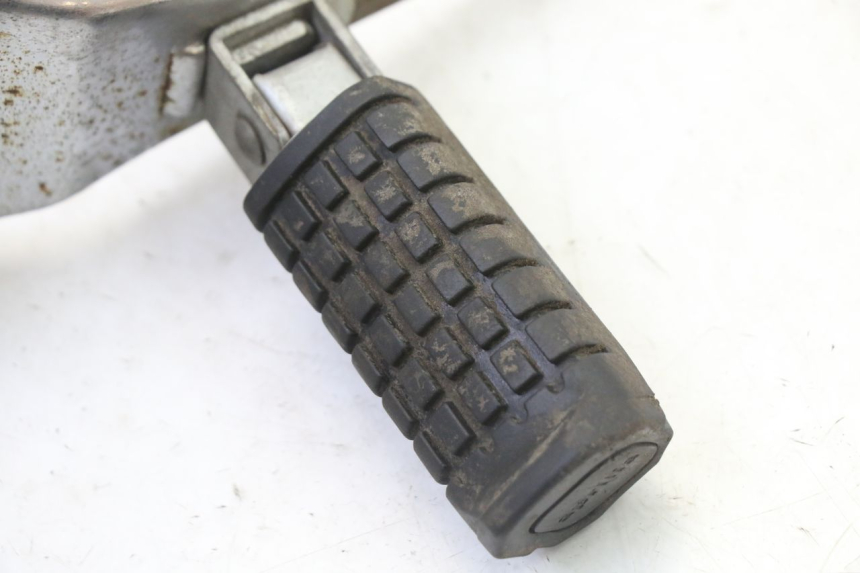 photo de PLAAT ACHTERSTE VOETSTEUN LINKS APRILIA CLASSIC 125 (1995 - 2001) - Andere kijkhoek