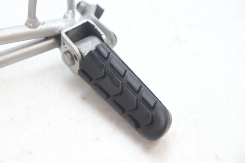 photo de ACHTERLINKS VOETSTEUNPLAAT HM HONDA CRM DERAPAGE RR 50 (2006 - 2017) - Detail van het onderdeel