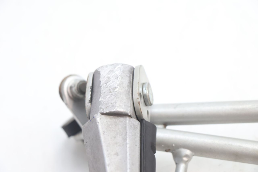photo de ACHTERLINKS VOETSTEUNPLAAT HM HONDA CRM DERAPAGE RR 50 (2006 - 2017) - Technische close-up