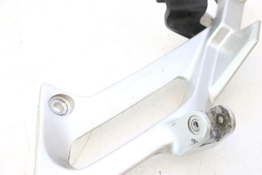 photo de ACHTERLINKER VOETSTEUNPLAAT YAMAHA FJR 1300 (2001 - 2005) - Bevestigingspunten