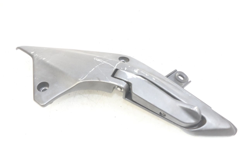 photo de Achterste linker voetsteunplaatje HONDA FJS SILVERWING SILVER WING 400 (2009 - 2016) - Detail van het onderdeel