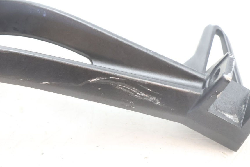 photo de PLAAT ACHTERSTE LINKER VOETSTEUNBEUGEL YAMAHA FZ8 800 (2010 - 2016) - Detail van het onderdeel