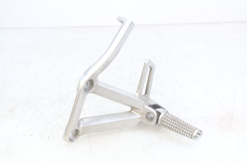 photo de PLAAT ACHTERSTE VOETSTEUN LINKS YAMAHA FZS FAZER 600 (1998 - 2001) - Hoofdaanzicht