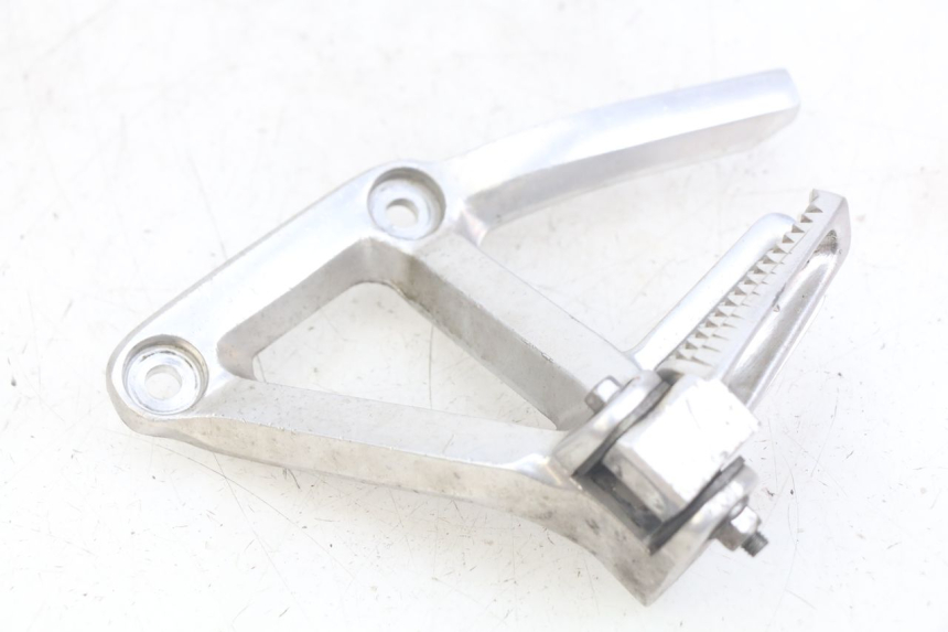 photo de PLAAT ACHTERSTE VOETSTEUN LINKS YAMAHA FZS FAZER 600 (1998 - 2001) - Zoom op gebruiksstaat