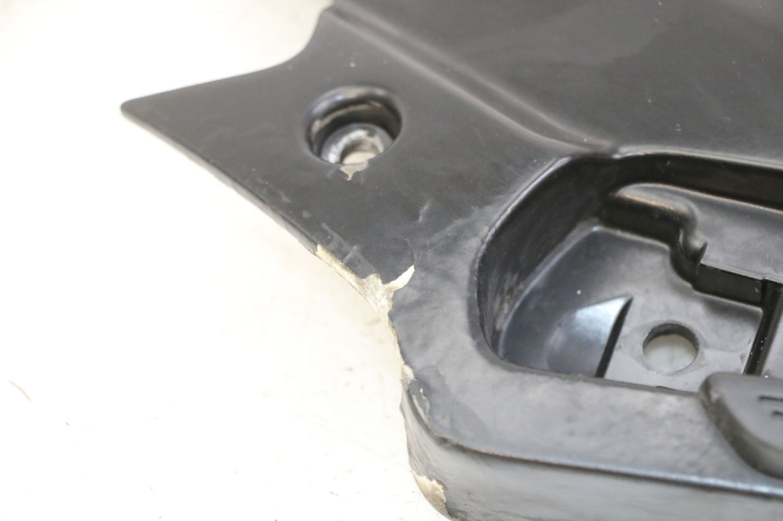 photo de PLAAT ACHTERSTE LINKER VOETSTEUNBEUGEL GILERA NEXUS 300 (2008 - 2013) - Bevestigingspunten