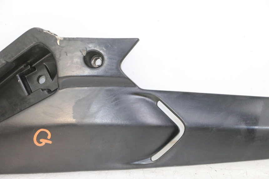 photo de PLAAT ACHTERSTE LINKER VOETSTEUNBEUGEL GILERA NEXUS 300 (2008 - 2013) - Gecontroleerd onderdeel