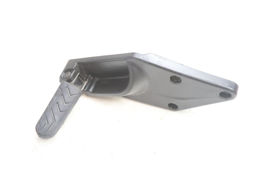 photo de PLAAT ACHTERSTE LINKER VOETSTEUNBEVESTIGING GILERA GP 800 (2007 - 2013) - Hoofdaanzicht