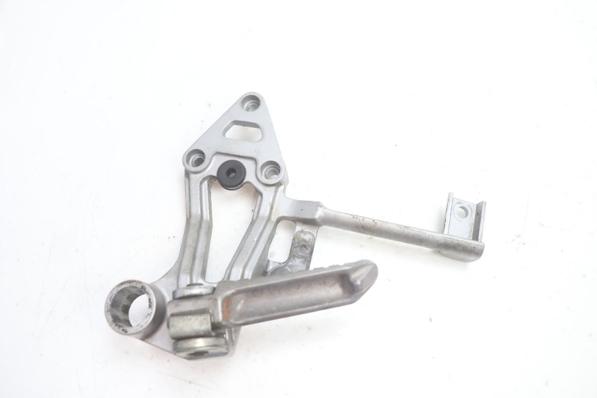 photo de ACHTERLINKS VOETSTEUNPLAAT KAWASAKI GPX F ZX750F 750 (1986 - 1990) - Andere kijkhoek