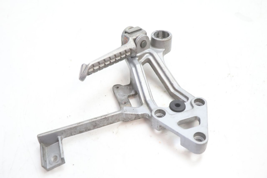 photo de ACHTERLINKS VOETSTEUNPLAAT KAWASAKI GPX F ZX750F 750 (1986 - 1990) - Technische close-up