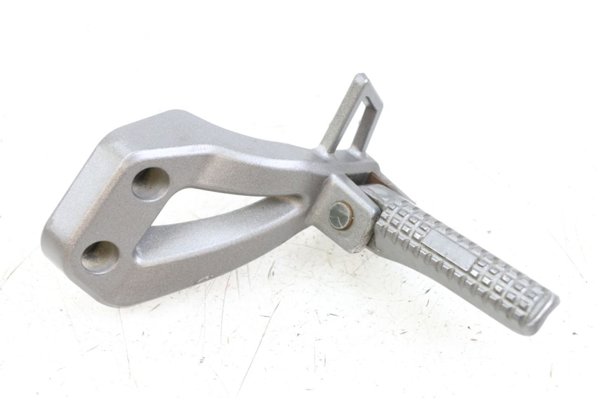 photo de PLAAT ACHTERSTE LINKER VOETSTEUNBEUGEL NECO GPX LC 2T 50 (2014 - 2018) - Hoofdaanzicht