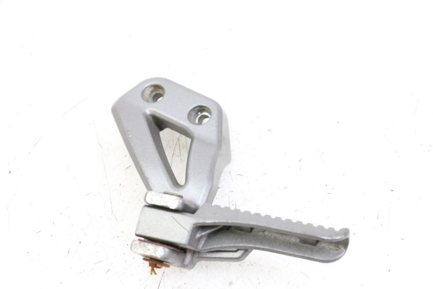 photo de PLAAT ACHTERSTE LINKER VOETSTEUNBEUGEL NECO GPX LC 2T 50 (2014 - 2018) - Detail van het onderdeel