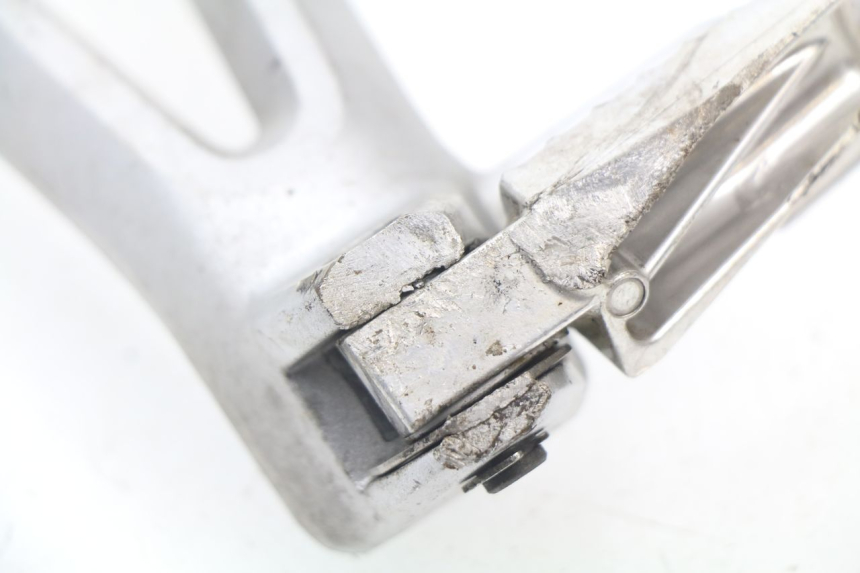 photo de PLAAT ACHTERSTE VOETSTEUN LINKS SUZUKI GSX-R GSXR 600 (2008 - 2010) - Overzicht