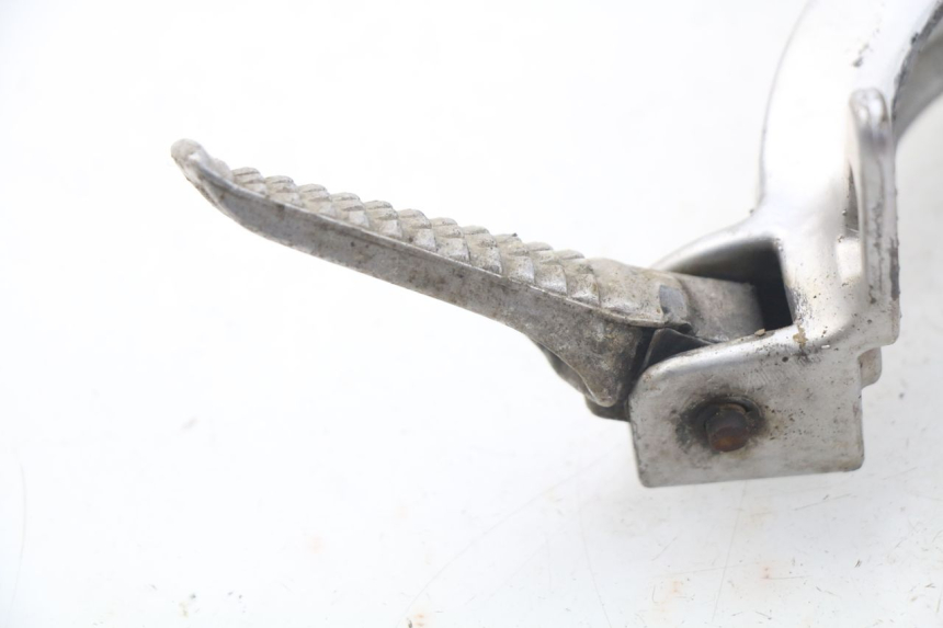 photo de PLAAT ACHTERSTE VOETSTEUN LINKS SUZUKI GSX-R GSXR 600 (2001 - 2003) - Zoom op gebruiksstaat