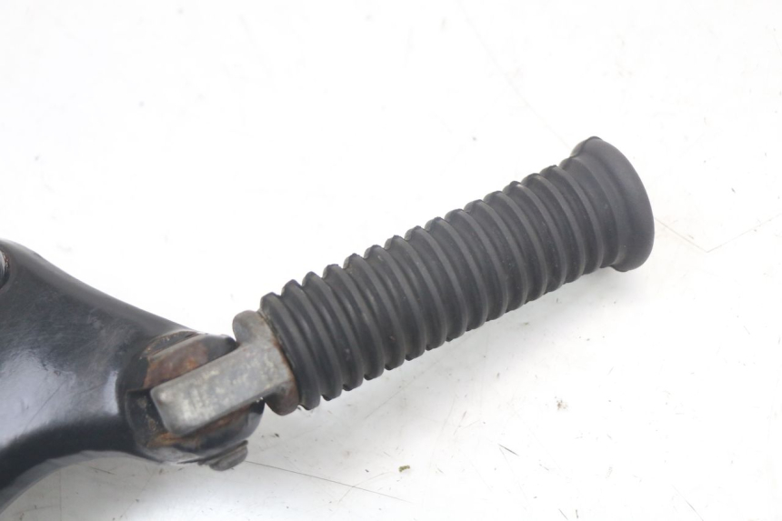 photo de PLAAT ACHTERSTE VOETSTEUN LINKS HARLEY DAVIDSON SPORTSTER XL CUSTOM 883 (1999 - 2006) - Zoom op gebruiksstaat