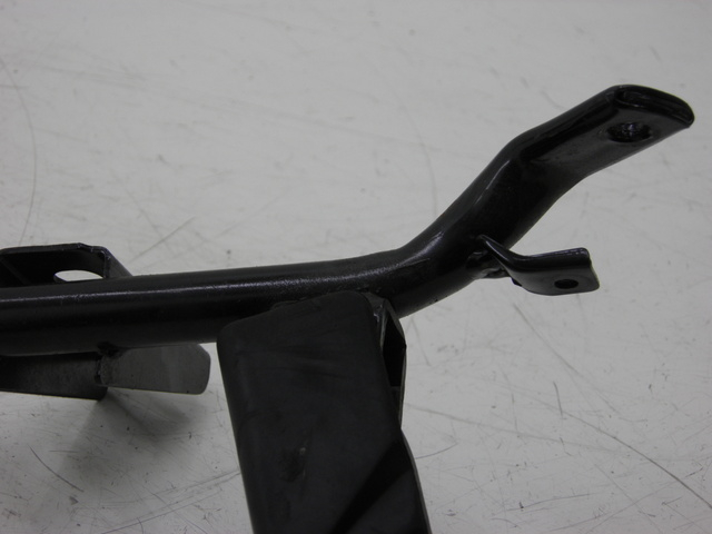 photo de PLAAT ACHTERSTE LINKER VOETSTEUNBEUGEL HONDA FES S-WING SWING ABS 125 (2007 - 2015) - Kenmerkende details