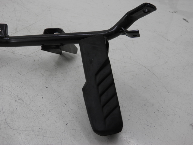 photo de PLAAT ACHTERSTE LINKER VOETSTEUNBEUGEL HONDA FES S-WING SWING ABS 125 (2007 - 2015) - Gecontroleerd onderdeel