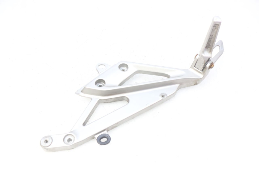 photo de PLAAT ACHTERSTE VOETSTEUN LINKS HONDA INTEGRA NC D 750 (2016 - 2018) - Gecontroleerd onderdeel