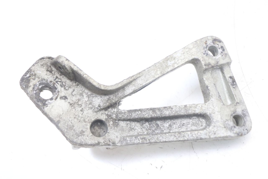 photo de PLAAT ACHTERSTE LINKER VOETSTEUNBEUGEL KAWASAKI GTR 1000 (1994 - 2004) - Andere kijkhoek