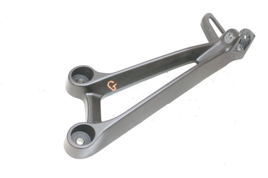 photo de PLAAT ACHTERSTE VOETSTEUN LINKS YAMAHA MT-07 MT07 ABS 700 (2018 - 2020) - Hoofdaanzicht