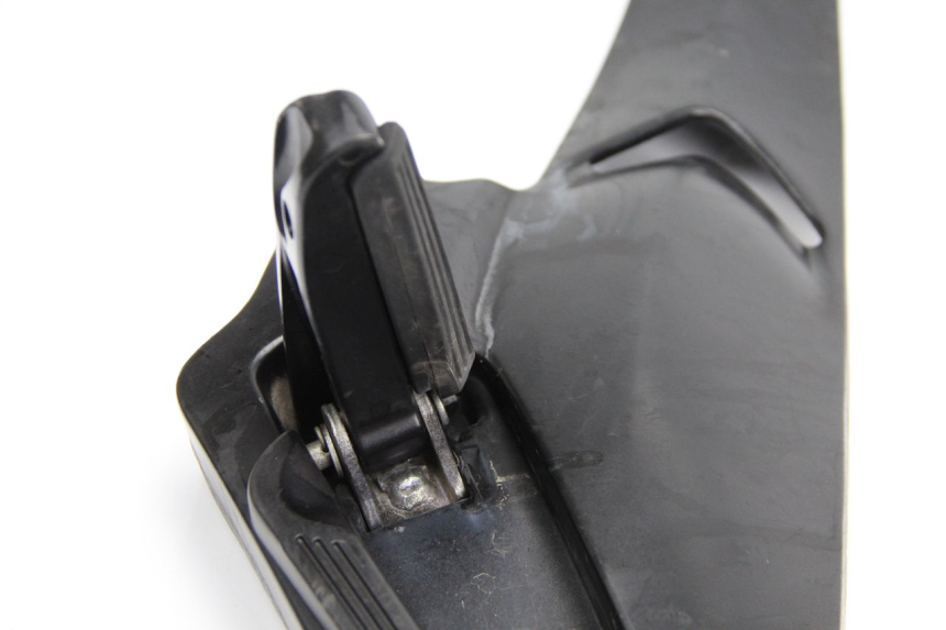 photo de PLAAT ACHTERSTE VOETSTEUN LINKS GILERA NEXUS 125 (2009 - 2013) - Detail van het onderdeel