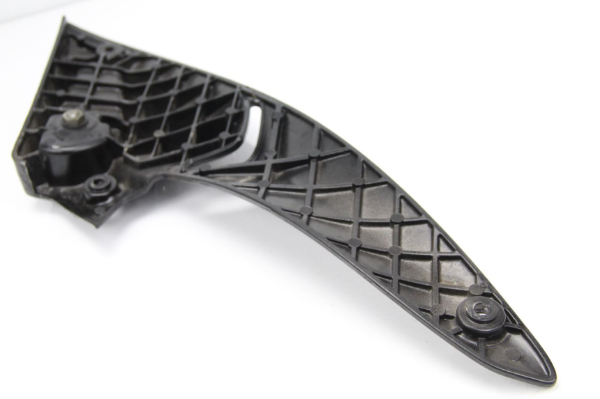 photo de PLAAT ACHTERSTE VOETSTEUN LINKS GILERA NEXUS 125 (2009 - 2013) - Andere kijkhoek