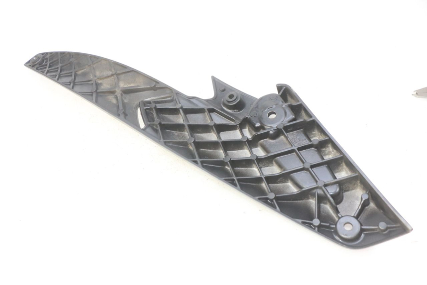 photo de PLAAT ACHTERSTE VOETSTEUN LINKS GILERA NEXUS 125 (2009 - 2013) - Technische close-up